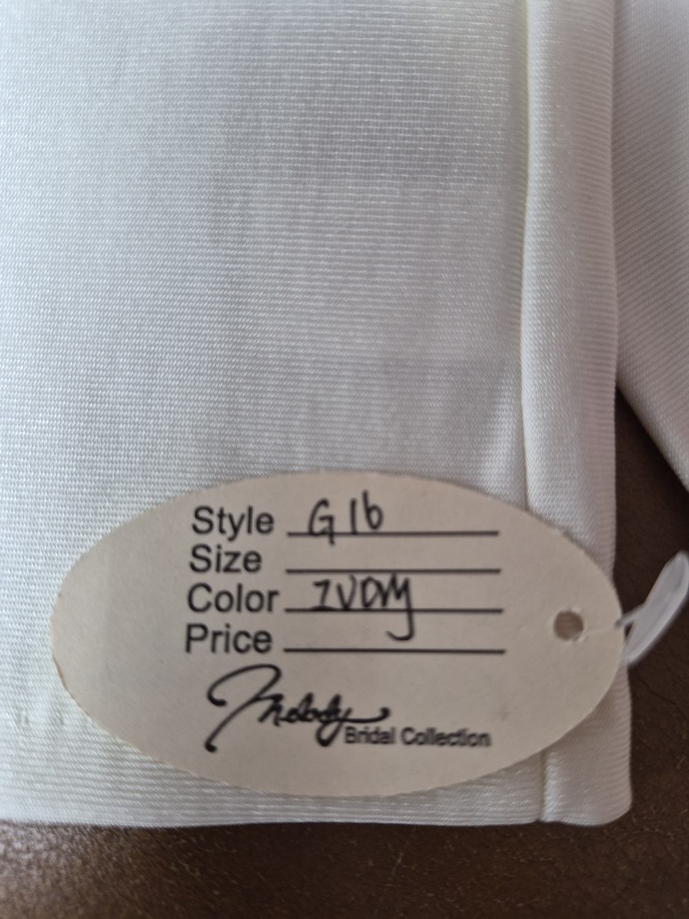Vintage Long White Dress Gloves - Picture 3 of 3